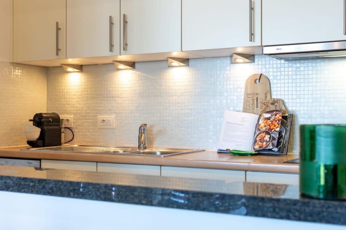 Huswell - Beautiful Spacious Studio With Frontal Sea View Knokke-Heist Exterior foto