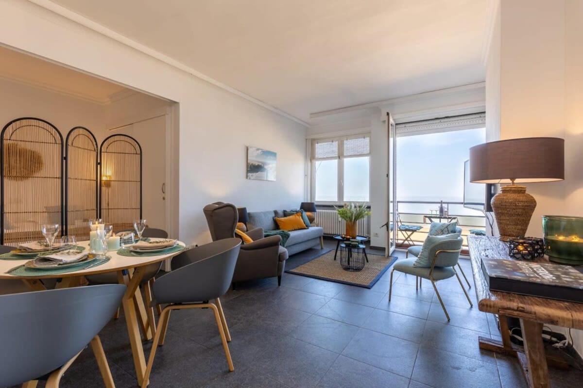 Ferienwohnung Huswell - Beautiful Spacious Studio With Frontal Sea View Knokke-Heist Exterior foto