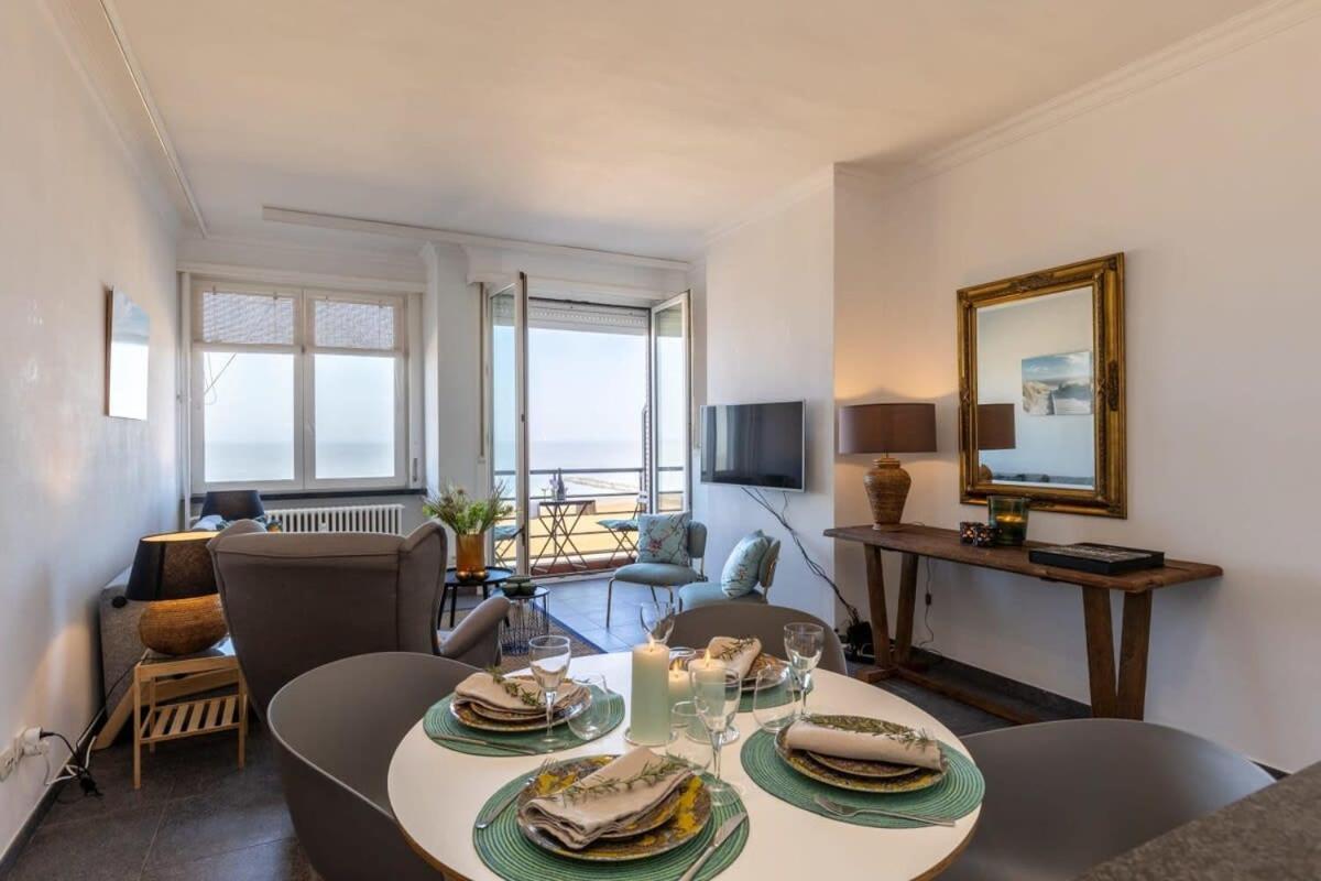 Huswell - Beautiful Spacious Studio With Frontal Sea View Knokke-Heist Exterior foto