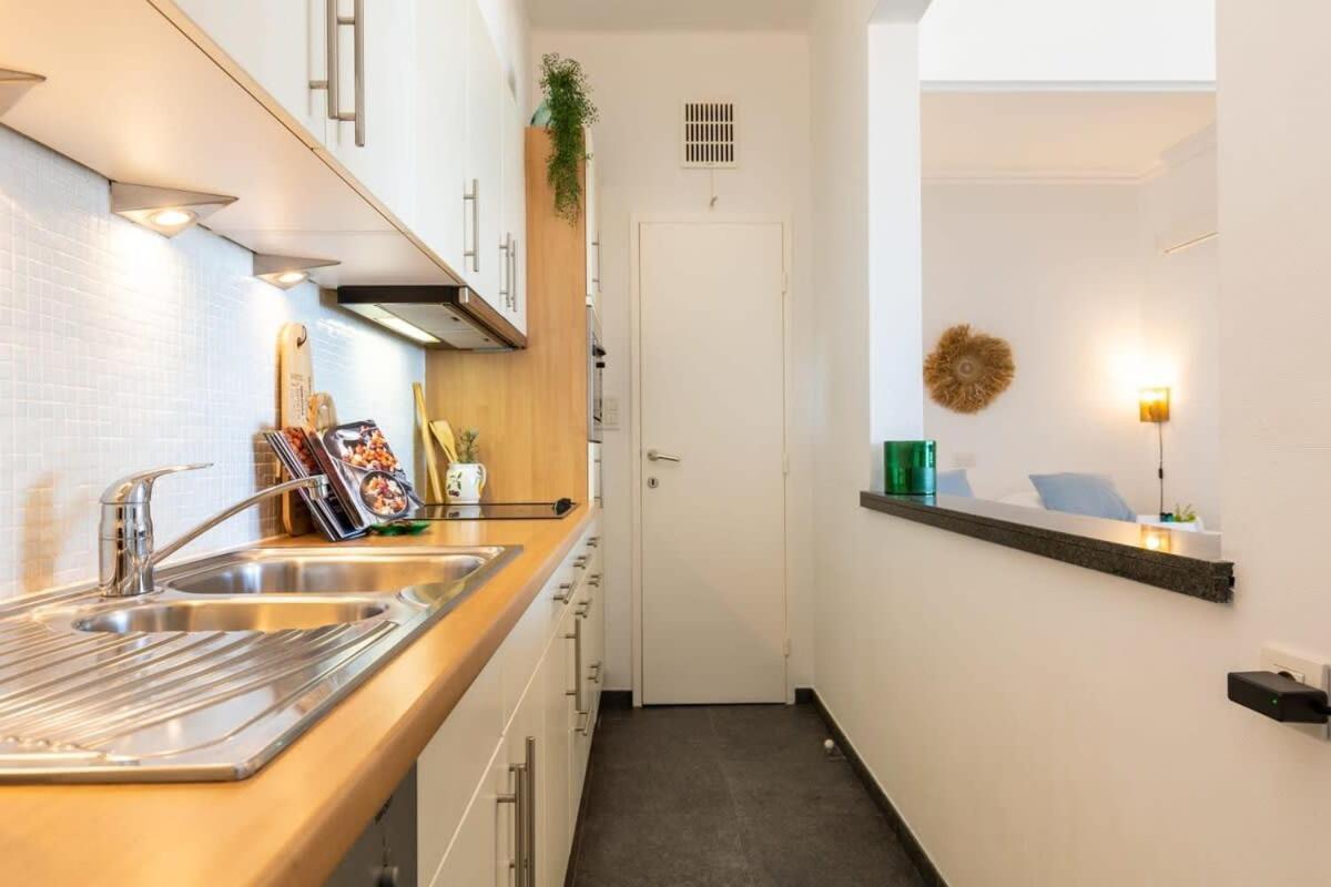 Huswell - Beautiful Spacious Studio With Frontal Sea View Knokke-Heist Exterior foto