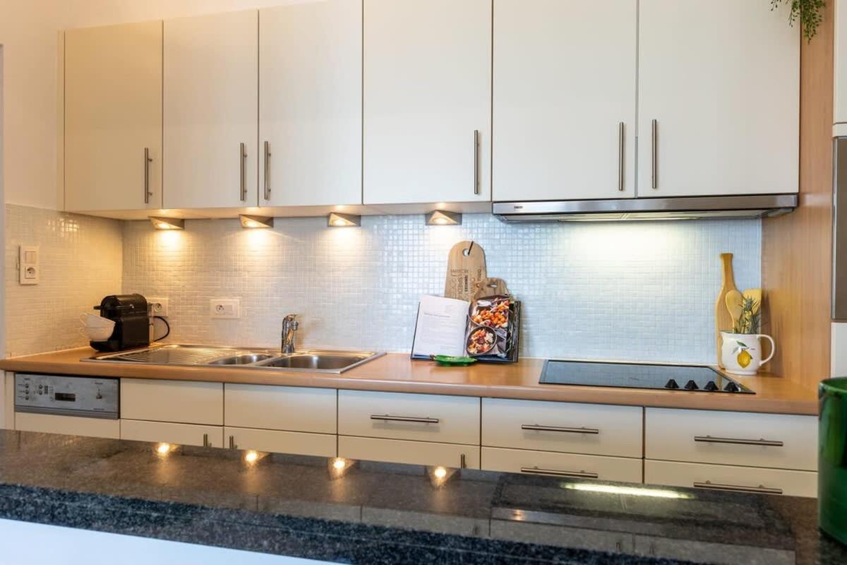 Huswell - Beautiful Spacious Studio With Frontal Sea View Knokke-Heist Exterior foto