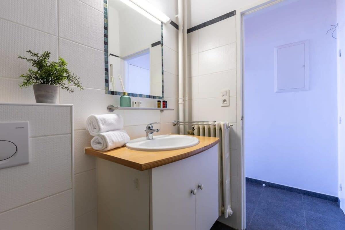Huswell - Beautiful Spacious Studio With Frontal Sea View Knokke-Heist Exterior foto