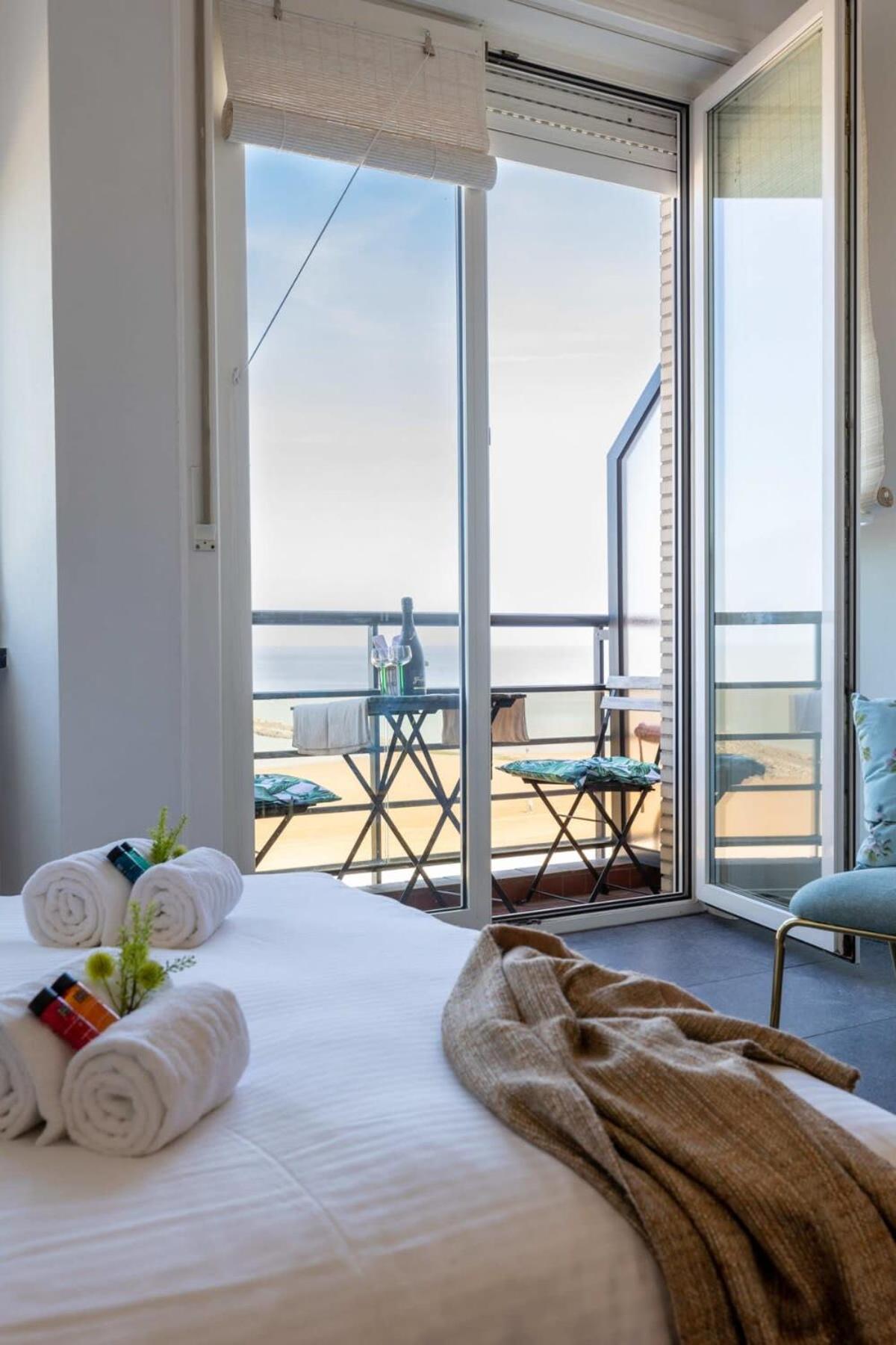 Huswell - Beautiful Spacious Studio With Frontal Sea View Knokke-Heist Exterior foto